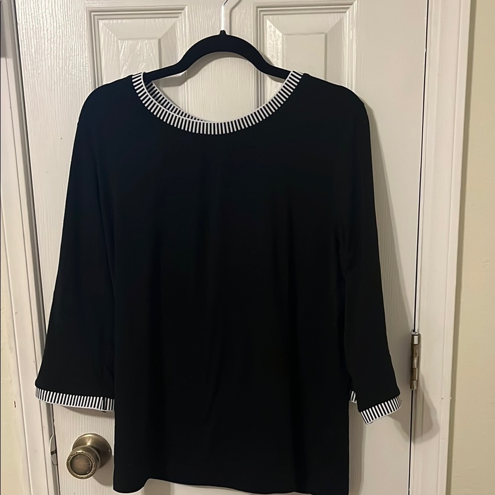 Black 3/4 Sleeve Blouse